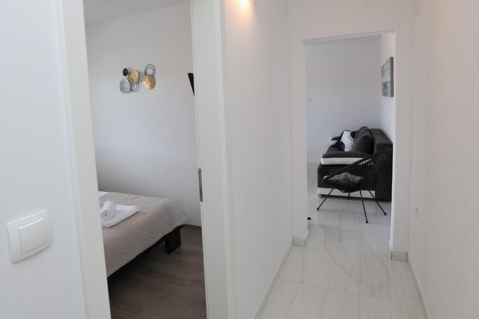 Apartment With Terrace And Sea View - Lucic Трогир Екстериор снимка