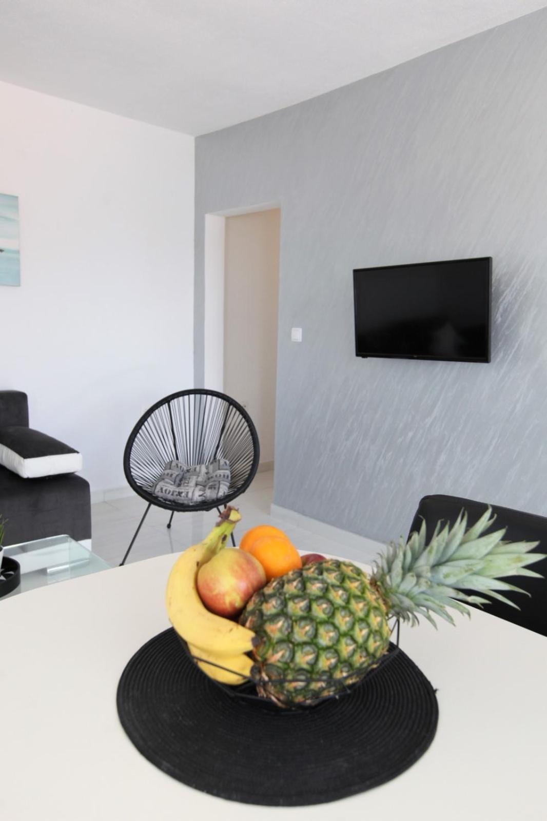 Apartment With Terrace And Sea View - Lucic Трогир Екстериор снимка