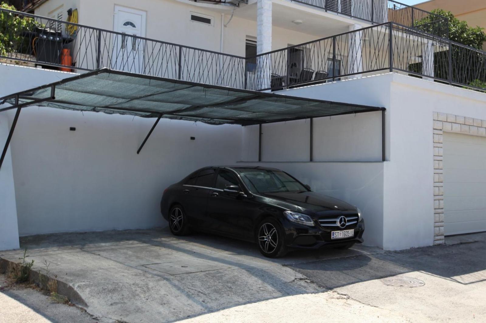 Apartment With Terrace And Sea View - Lucic Трогир Екстериор снимка