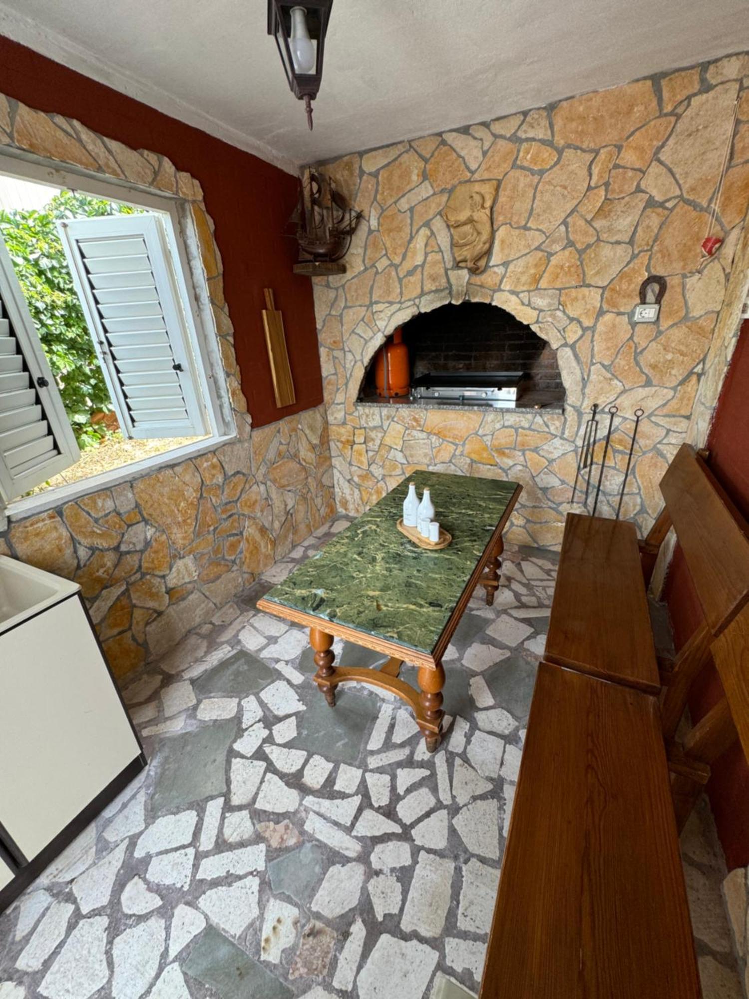 Apartment With Terrace And Sea View - Lucic Трогир Екстериор снимка